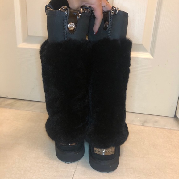 Australia Luxe Collective Furry Chain Boots - Picture 6 of 11